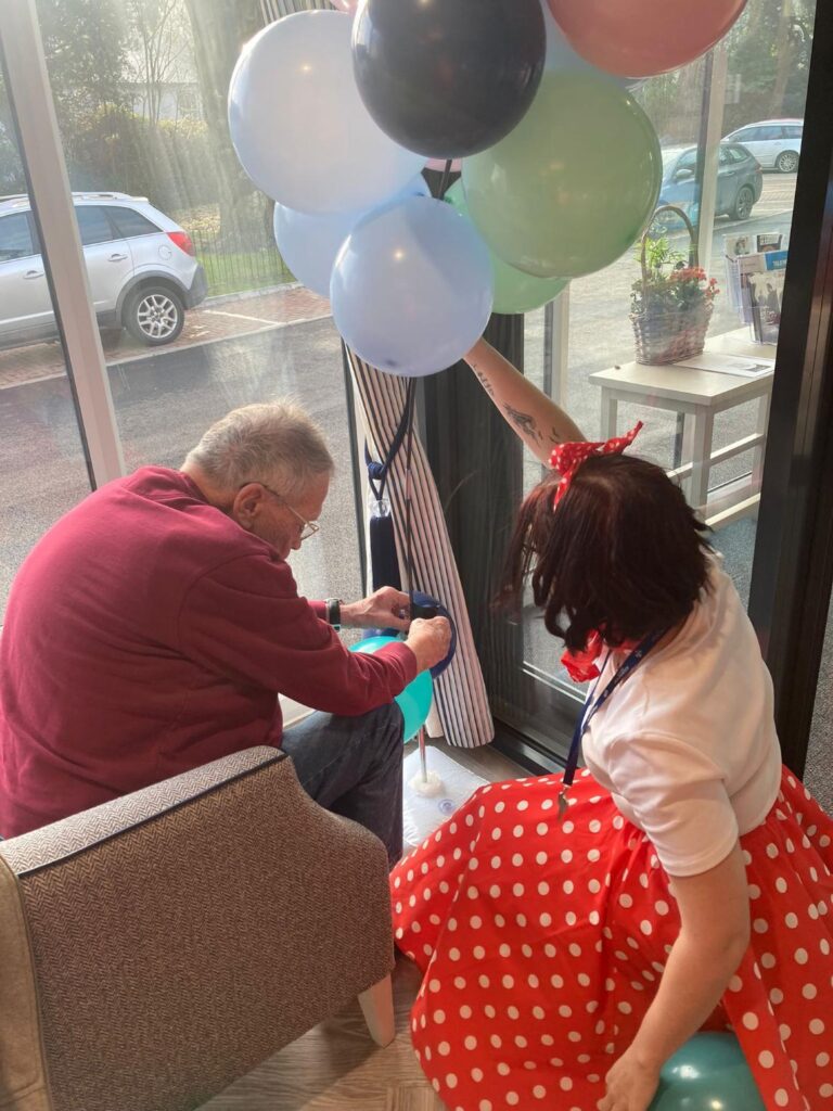 resident building the balloon arch